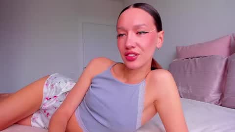 Awgustina online show from July 2, 7:58 am