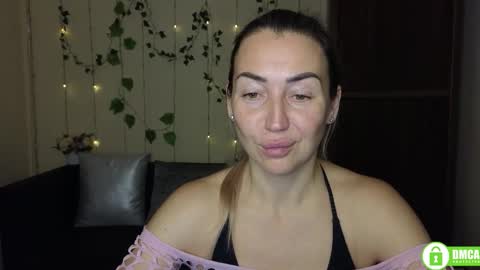 Jully online show from November 28, 6:44 pm