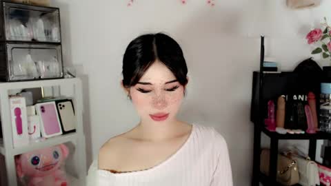 AYAHOSHILOVESYOU online show from July 28, 5:38 am