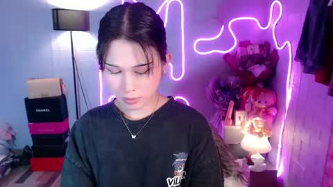 AYAHOSHILOVESYOU online show from May 6, 5:55 am