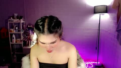 AYAHOSHILOVESYOU online show from April 23, 12:29 pm