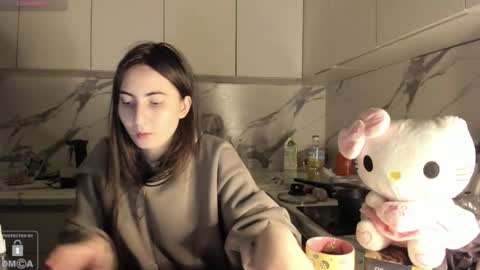 Ayesha online show from February 1, 7:01 pm