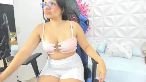 Snapshot of ayla13_ chatting on September 10, 7:14 pm Alyda Jaramillo online show from September 10, 7:14 pm