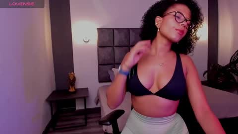 Snapshot of ayleen_dunkann chatting on January 21, 12:39 pm Ayleen online show from January 21, 12:39 pm