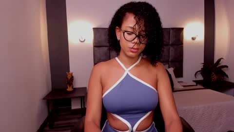 Snapshot of ayleen_dunkann chatting on February 5, 12:38 pm Ayleen online show from February 5, 12:38 pm