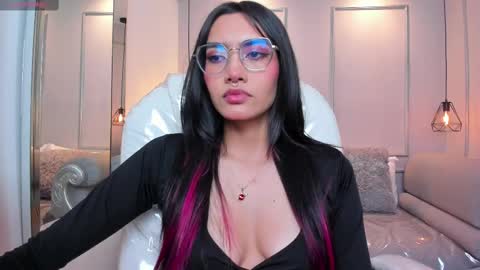 Azura online show from October 6, 7:18 pm