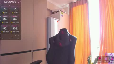 Snapshot of azure_moon chatting on October 16, 7:33 am azure_moon online show from October 16, 7:33 am