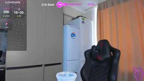 azure_moon online show from December 21, 5:01 am