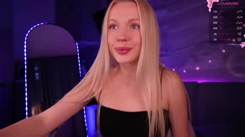 Bonnie  online show from December 15, 3:45 am