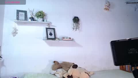 babby_swet online show from March 28, 3:22 pm