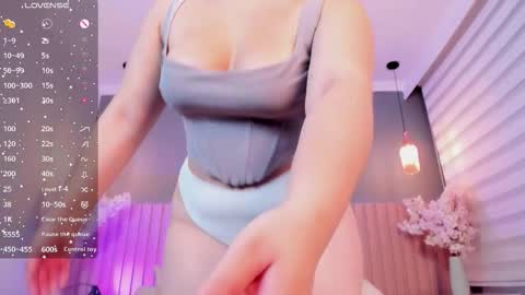 Snapshot of babe_sophiee chatting on October 17, 4:05 am babe_sophiee online show from October 17, 4:05 am