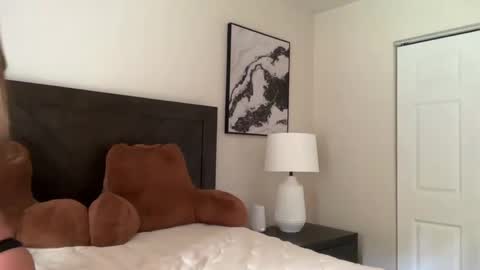 B online show from September 20, 6:39 pm