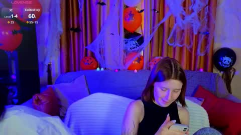 Snapshot of babees_eva chatting on October 15, 11:35 am Sweety Eva online show from October 15, 11:35 am