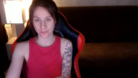 baby_kitte online show from December 20, 1:15 pm