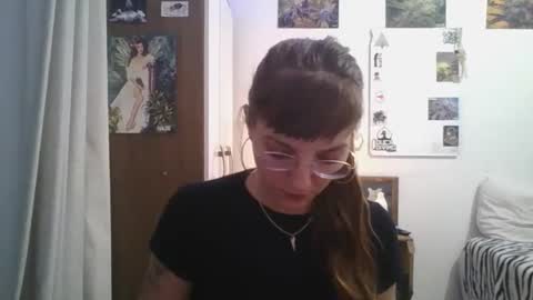 Snapshot of babydemon6 chatting on December 11, 11:54 pm babydemon6 online show from December 11, 11:54 pm