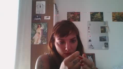 Snapshot of babydemon6 chatting on January 5, 11:59 am babydemon6 online show from January 5, 11:59 am