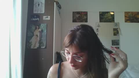 Snapshot of babydemon6 chatting on January 2, 6:45 pm babydemon6 online show from January 2, 6:45 pm