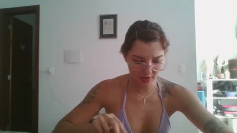 Snapshot of babydemon6 chatting on February 7, 12:39 pm babydemon6 online show from February 7, 12:39 pm