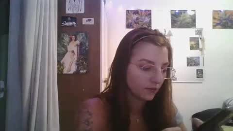 Snapshot of babydemon6 chatting on February 20, 10:48 pm babydemon6 online show from February 20, 10:48 pm