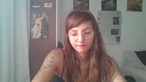 Snapshot of babydemon6 chatting on January 8, 3:07 pm babydemon6 online show from January 8, 3:07 pm