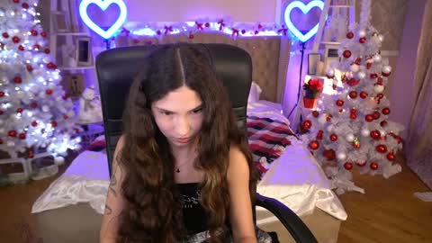 Snapshot of babyflowerr chatting on December 13, 8:25 pm Sasha online show from December 13, 8:25 pm