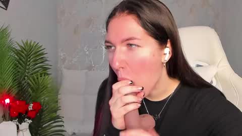 Sophia online show from October 26, 4:19 am