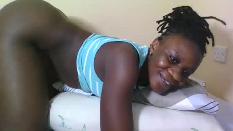 Snapshot of babyrozillah chatting on September 29, 11:43 pm PRISCILLAH online show from September 29, 11:43 pm