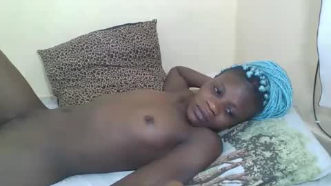 Snapshot of babyrozillah chatting on February 16, 4:42 am PRISCILLAH online show from February 16, 4:42 am