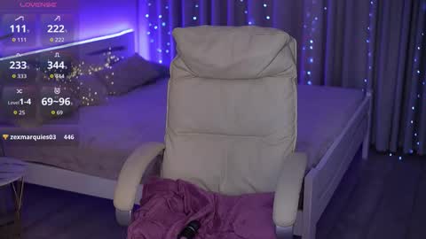 BagiraMays online show from November 16, 9:59 pm