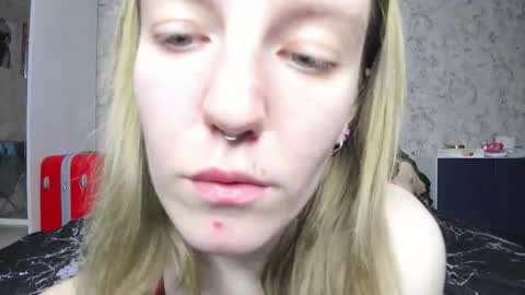 holly online show from October 9, 3:49 pm