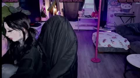 bambitatted online show from February 8, 10:45 pm