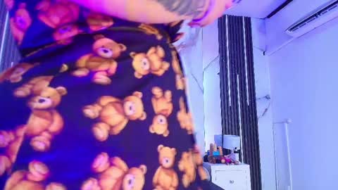 BARBARA FERRER online show from May 24, 12:26 pm