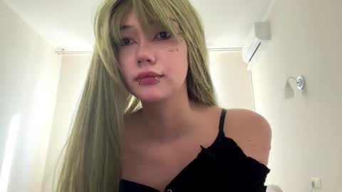 Riya and Rin online show from March 11, 8:29 am