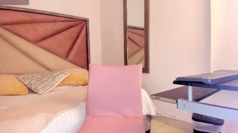 Snapshot of barbaraknox_ chatting on October 6, 1:44 am Barbara online show from October 6, 1:44 am