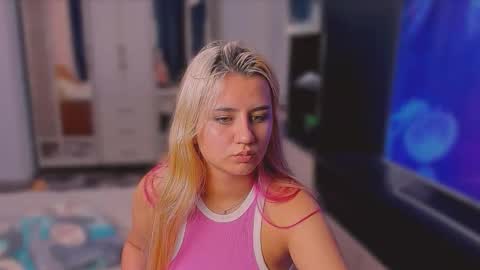 Snapshot of barbarasiren chatting on September 18, 3:32 pm barbarasiren online show from September 18, 3:32 pm