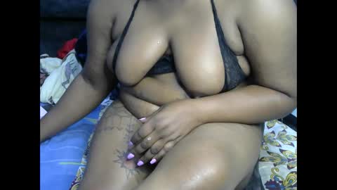 Snapshot of barbie_1999 chatting on January 7, 10:52 pm kendra online show from January 7, 10:52 pm