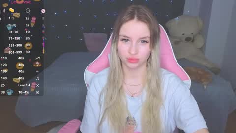 Eva online show from March 31, 3:56 pm