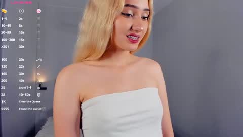 Mia online show from July 26, 2:25 pm