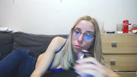 Snapshot of barelylegalblondy chatting on March 7, 8:00 pm Lena online show from March 7, 8:00 pm