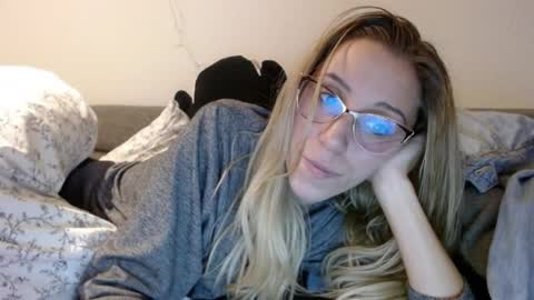 Lena online show from March 25, 6:55 pm