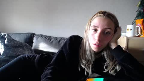 Snapshot of barelylegalblondy chatting on January 26, 9:08 am Lena online show from January 26, 9:08 am