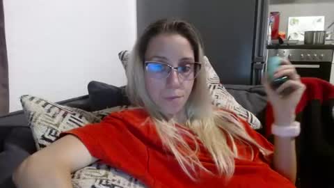 Lena online show from July 18, 9:17 pm