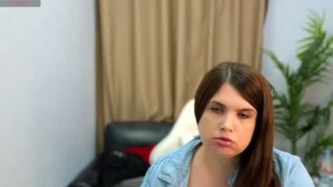 battymoll online show from June 20, 3:37 pm