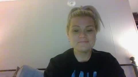 Baylee online show from November 18, 2:23 am