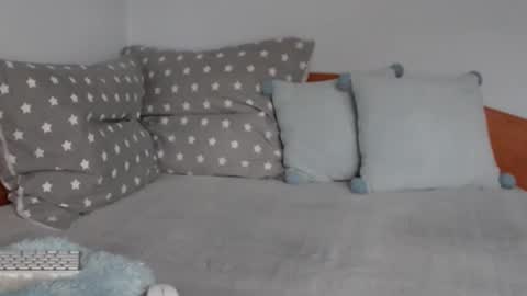 Snapshot of beatrice26 chatting on March 1, 12:01 pm beatrice26 online show from March 1, 12:01 pm