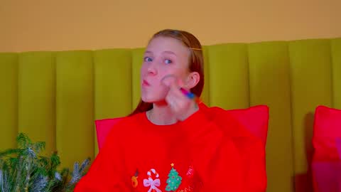 Beatrice online show from December 20, 7:07 pm