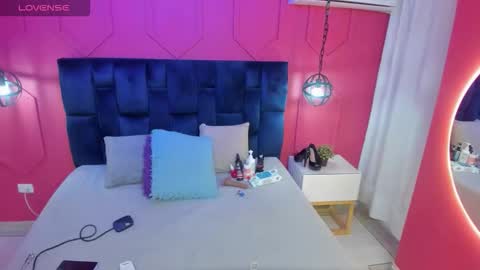 Chantall online show from October 21, 11:36 am