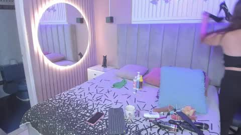 Chantall online show from June 4, 3:12 am