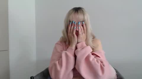 POLLY online show from September 24, 7:51 am