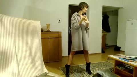 Raluca online show from December 7, 5:31 pm